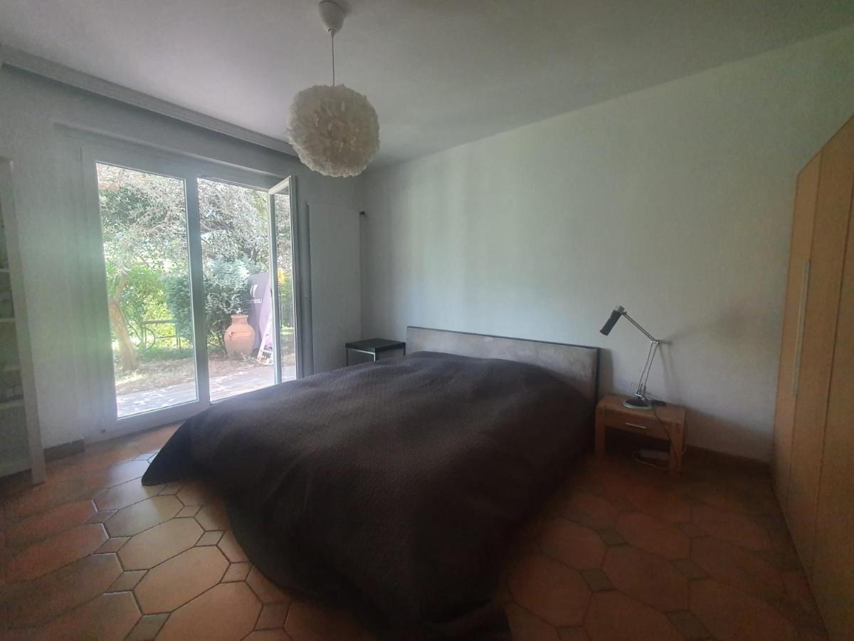 Golden Hill - Big Rooms With Kitchen And Garden Collina d'Oro Bagian luar foto