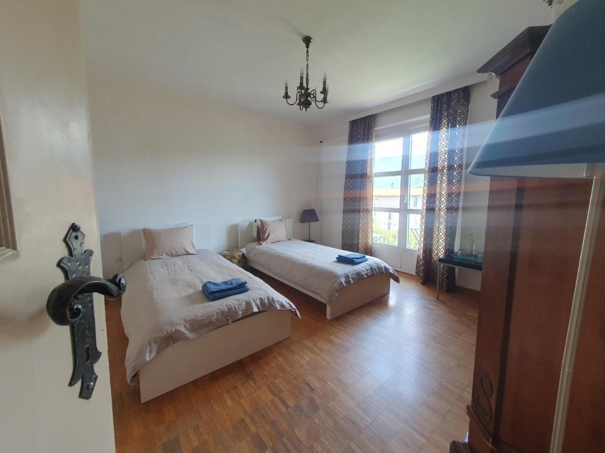 Golden Hill - Big Rooms With Kitchen And Garden Collina d'Oro Bagian luar foto